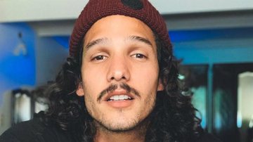 João Zoli surge só de toalha e quase mostra demais - Instagram