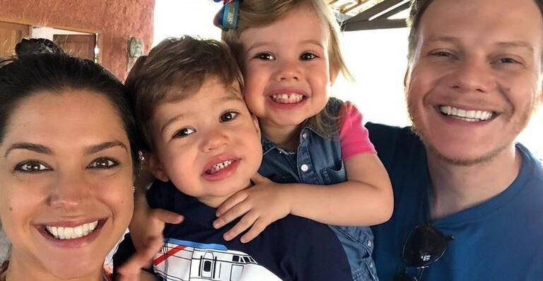 Thais Fersoza e Michel Teló com os filhos Melinda e Teodoro - Reprodução/Instagram