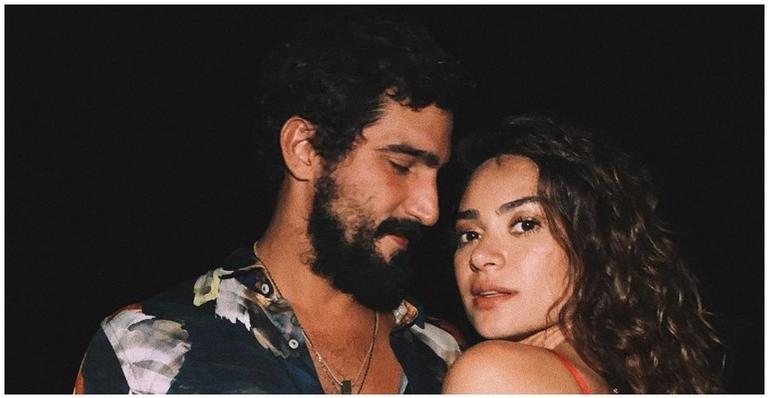 Thaila Ayala posa com Renato Góes em rio - Instagram