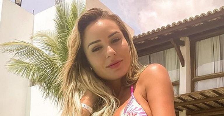 Ex-BBB Letícia Santiago aparece com o rosto roxo após cirurgia plástica - Instagram