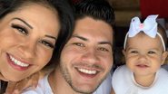 Mayra Cardi e Arthur Aguiar presenteiam babá de Sophia - Instagram