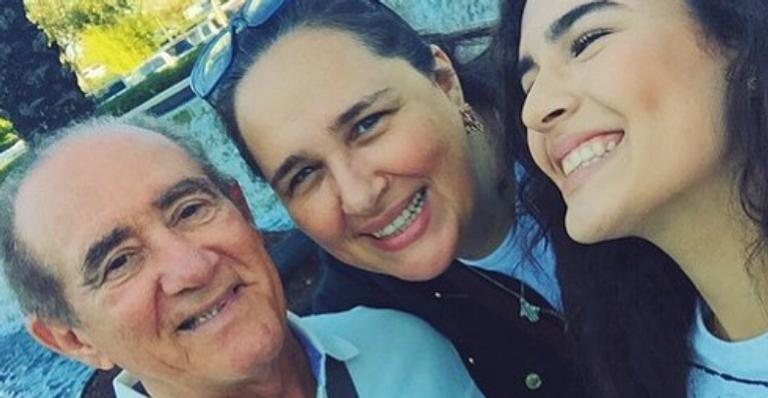 O ator publicou uma foto antiga com a filha e a esposa e ganhou elogio de fãs e da família - Instagram