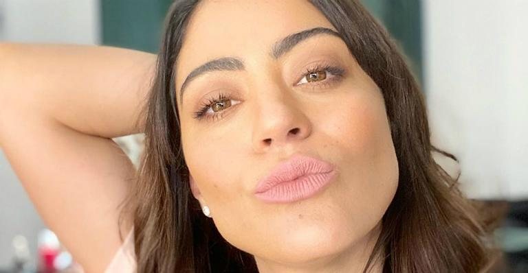 Carol Castro posa de biquíni em registro feito por Bruno Cabrerizo - Instagram