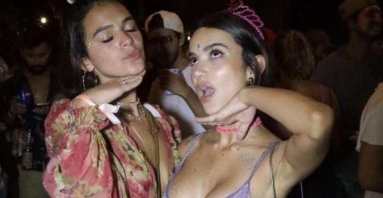 Manu Gavassi e Bruna Marquezine durante show em 2019 - Foto/Instagram