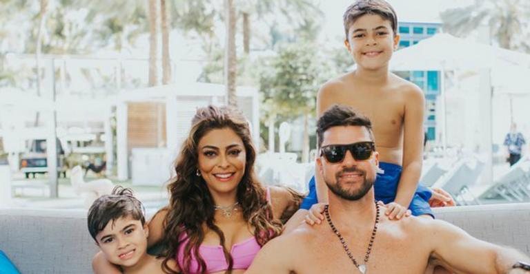 A atriz está em Orlando, nos Estados Unidos, e compartilhou um clique que fez com a família completa em um dos parques da cidade - Fernando Chiristo