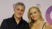 Angélica posa ao lado de Luciano Huck e Eva tenta roubar a cena - Globo/Victor Pollak