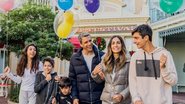 Márcio, sua Andréa Santa Rosa e os filhos, Pedro, Nina, Felipe e João, em Orlando. - Matt Stroshane/Walt Disney World