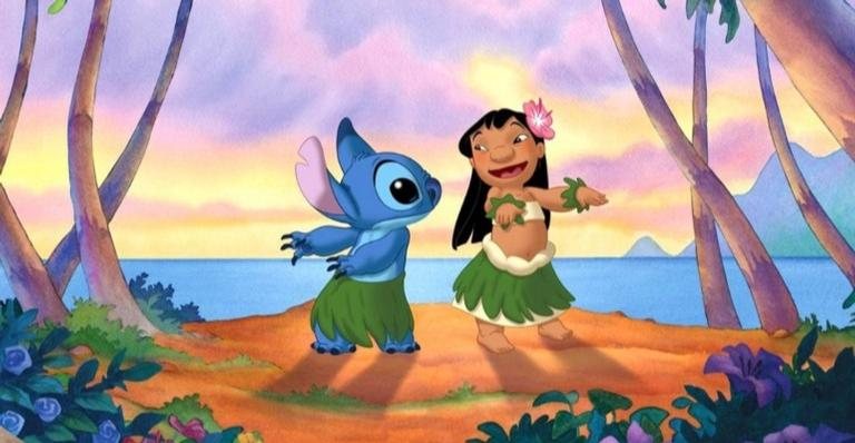 Lilo e Stitch durante a cena de Hula-Hula na animação - Foto/Disney