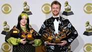 Billie Eilish e o irmão, Finneas O'Connell, carregam seus prêmios - Alberto E. Rodriguez, Amanda Edwards, Axelle, Emma McIntyre, Kevin Winter, Kevork Djansezian, Rachel Luna e Steve Granitz/Getty Images