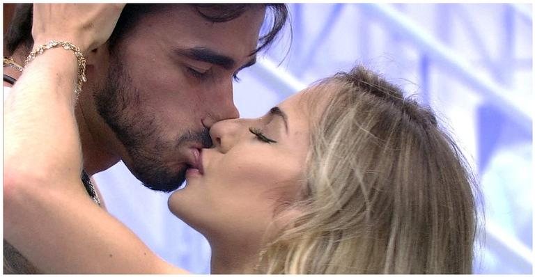 Gabi e Guilherme se beijam - Reprodução/TV Globo