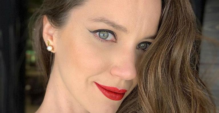 Nathalia Dill posta foto em bloquinho e encanta as redes - Instagram