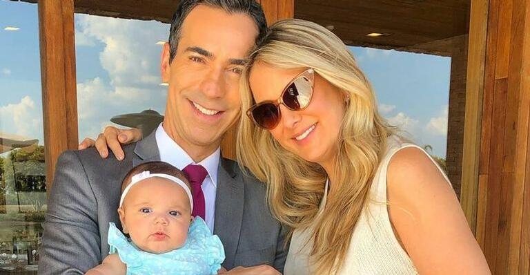 Ticiane Pinheiro e Cesar Tralli com a filha Manuella - Reprodução/Instagram