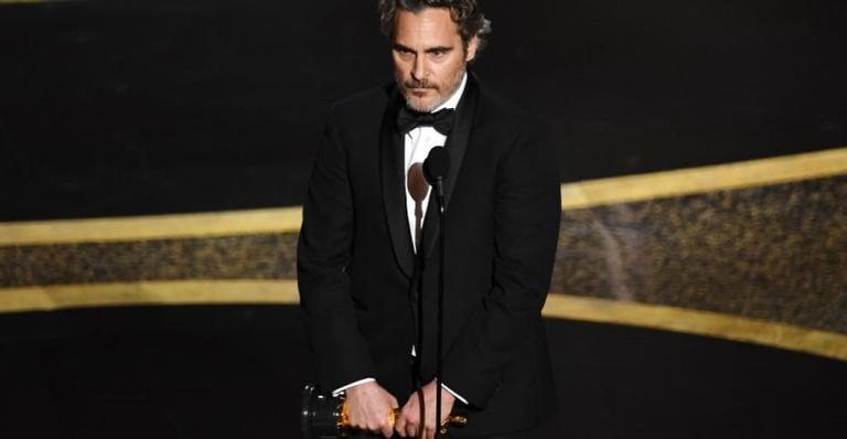 Joaquin Phoenix discursando sobre seu ativismo - Foto/Getty Images