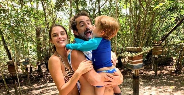 Rafa Brites compartilha imagem fofíssima de Felipe Andreoli dormindo ao lado do filho - Instagram