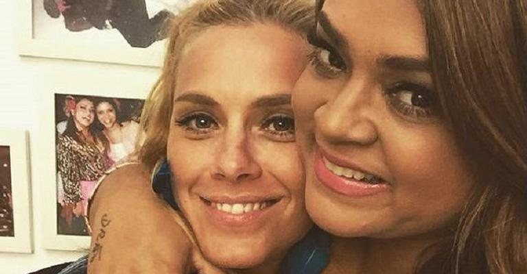 Ausente no Bloco da Preta, Carolina Dieckmann se declara para Preta Gil - Instagram