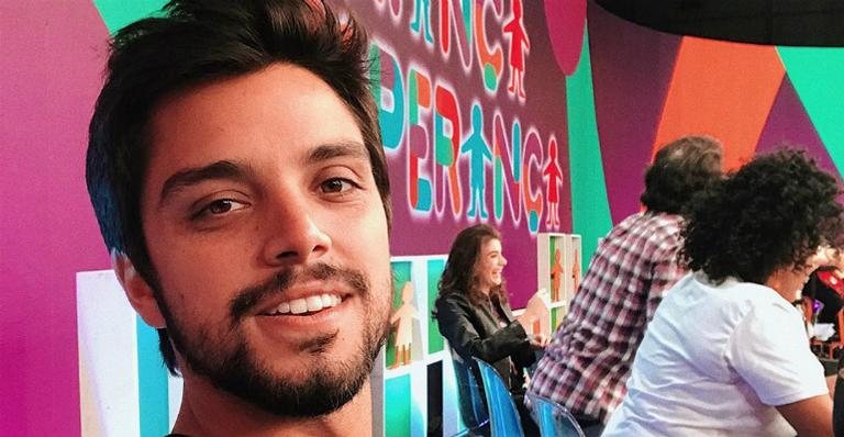 Rodrigo Simas publicou cliques ao lado da sobrinha e da mãe que fizeram aniversário no último domingo, 16 - Instagram