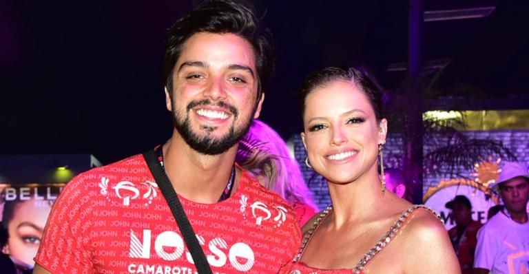 Agatha Moreira e Rodrigo Simas curtem camarote com Paolla Oliveira - AG News/Sá Barretto