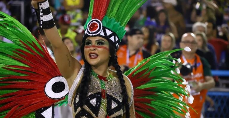 Mileide Mihaile brilha no desfile da Grande Rio - Daniel Pinheiro/AgNews