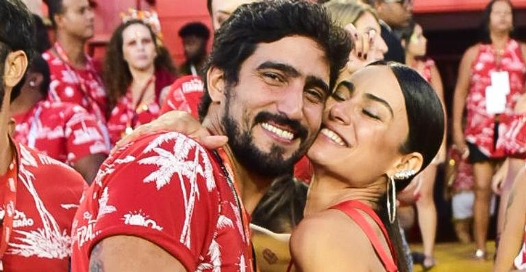 Thaila Ayala curte Carnaval na Sapucaí ao lado de Renato Góes e amigas - Leo Franco/AG News