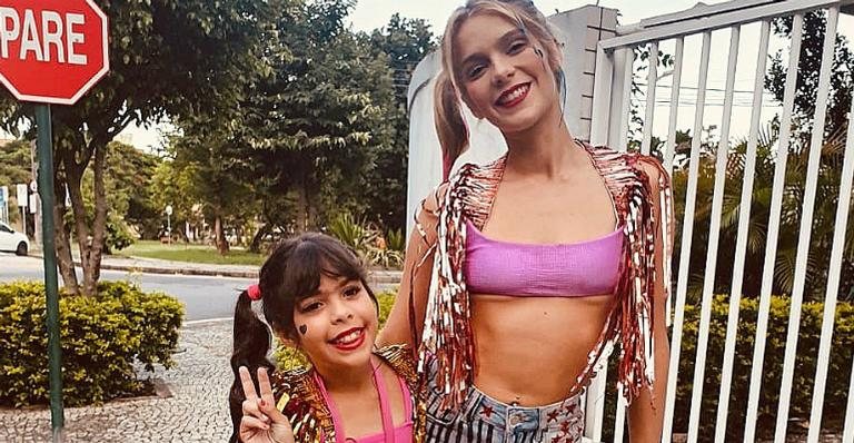 Isabella Santoni posa ao lado da irmã mais nova e se declara - Instagram