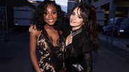 Normani e Camila Cabello se encontrando nos bastidores de uma premiação - Foto/MTV AMA - Getty Images