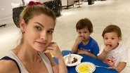 Andressa Suita encanta ao mostrar tattoo nova para os filhos - Reprodução/Instagram