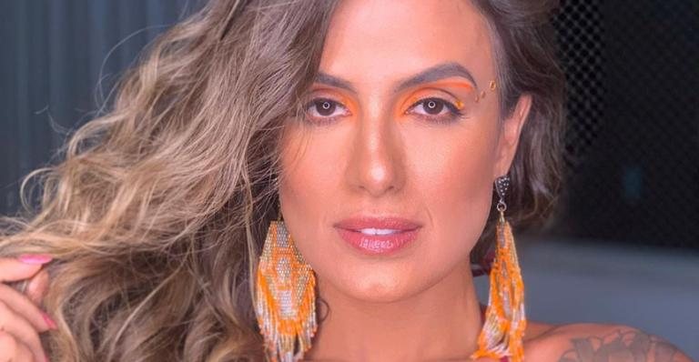 Ex-BBB Carol Peixinho enaltece mulheres com clique ousado na web - Instagram