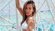 Anitta chama atenção com dedinho em foto - Reprodução/Instagram