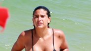 Giulia Costa impressiona ao exibir corpo definido em dia de praia - Dilson Silva/AgNews