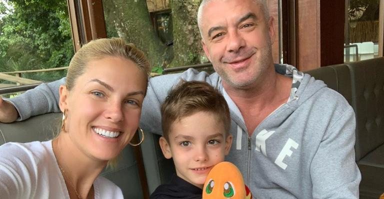 Ana Hickmann curte noite em família e se declara na web - Instagram