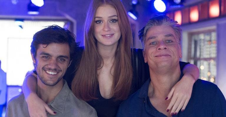 Jonatas (Felipe Simas), Eliza (Marina Ruy Barbosa) e Arthur (Fábio Assunção) - Globo / Estevam Avellar