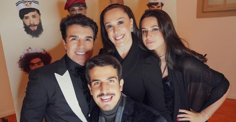 Claudia Raia alerta internautas sobre coronavírus em clique com família - Instagram