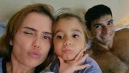 Deborah Secco e marido revesam nos cuidados da filha - Instagram