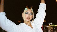 Em quarentena, Dua Lipa aproveita banho de banheira - Instagram