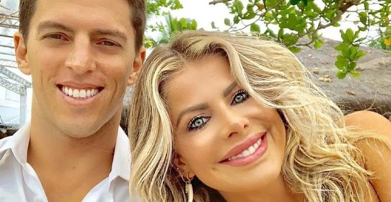 Na pandemia, Amaury Nunes se declara para Karina Bacchi - Instagram