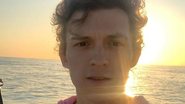 Tom Holland se isola em casa e estado de saúde preocupa fãs - Instagram