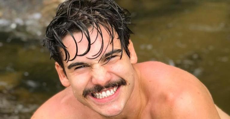 Nicolas Prattes aparece surfando e recebe elogios de fãs - Instagram