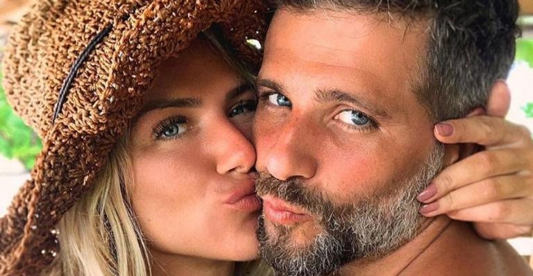 Giovanna Ewbank exibe barrigão em foto ao lado do marido - Instagram