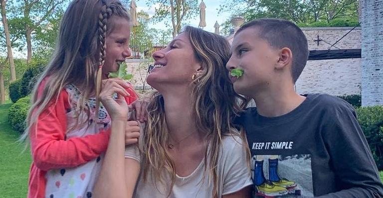 Gisele Bündchen exibe vídeo fofo cantando ao lado dos filhos - Reprodução/Instagram