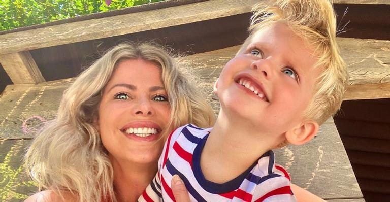 Karina Bacchi combina look com o filho e encanta web - Instagram