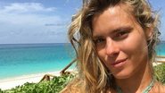 Carolina Dieckmann medita com diferentes pose de ioga - Instagram