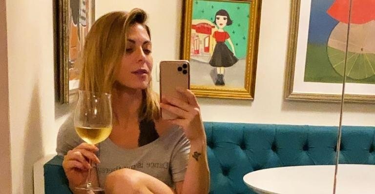 Sheila Mello posta clique em frente ao espelho e é elogiada - Reprodução/Instagram