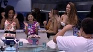 BBB20: Brothers cantam parabéns para Rafa Kalimann com direito a bolo - TV Globo