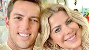 Karina Bacchi mostra flores que recebeu de Amaury Nunes - Instagram