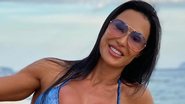 Gracyanne Barbosa toma banho de sol com biquíni de fita - Instagram