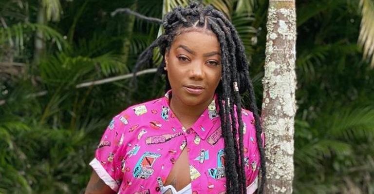 Ludmilla fica presa para fora de casa por conta de cachorro - Instagram