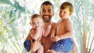 Gusttavo Lima encanta a web ao flagrar os filhos no sofá - Instagram