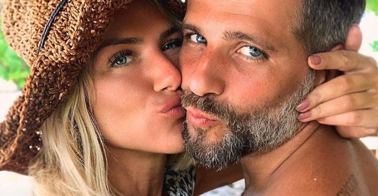 Bruno Gagliasso fotografa Giovanna Ewbank mostrando o barrigão - Reprodução/Instagram