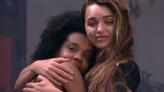 BBB20: Thelma se emociona com música e é abraçada por Rafa - TV Globo