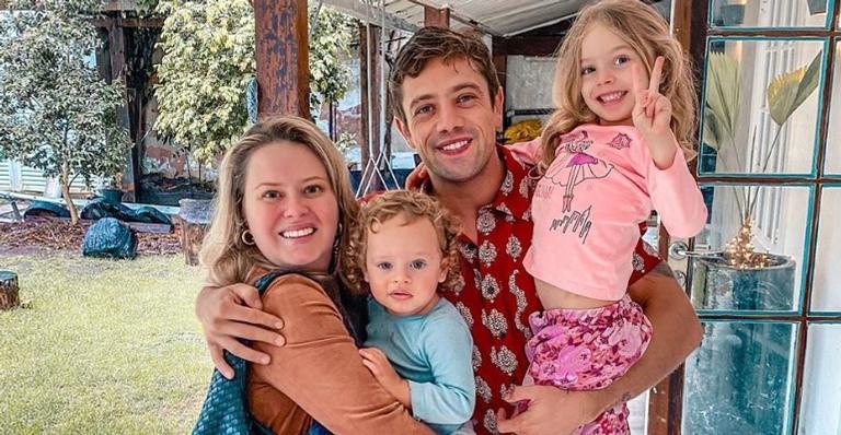 Mari Bridi faz clique encantador do filho e do marido - Instagram